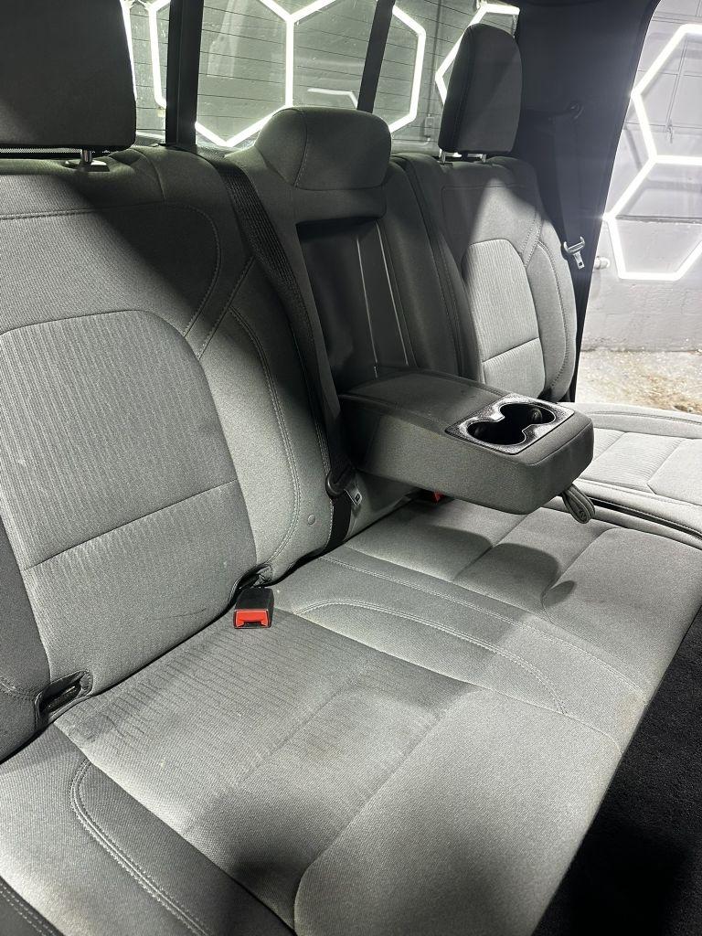 RAM 1500 Big Horn Crew Cab SWB 4WD 2022