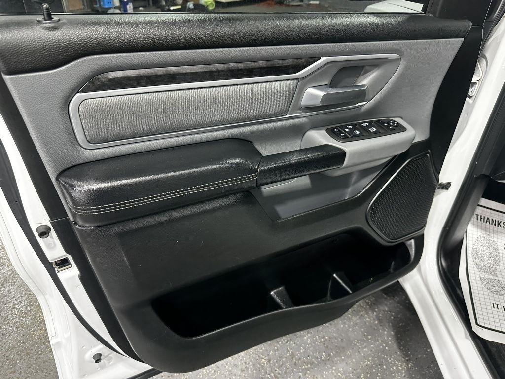 RAM 1500 Big Horn Crew Cab SWB 4WD 2022