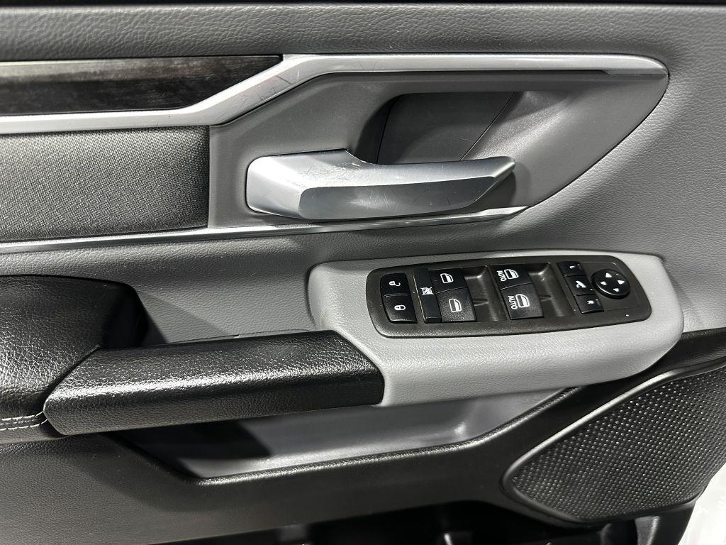 RAM 1500 Big Horn Crew Cab SWB 4WD 2022