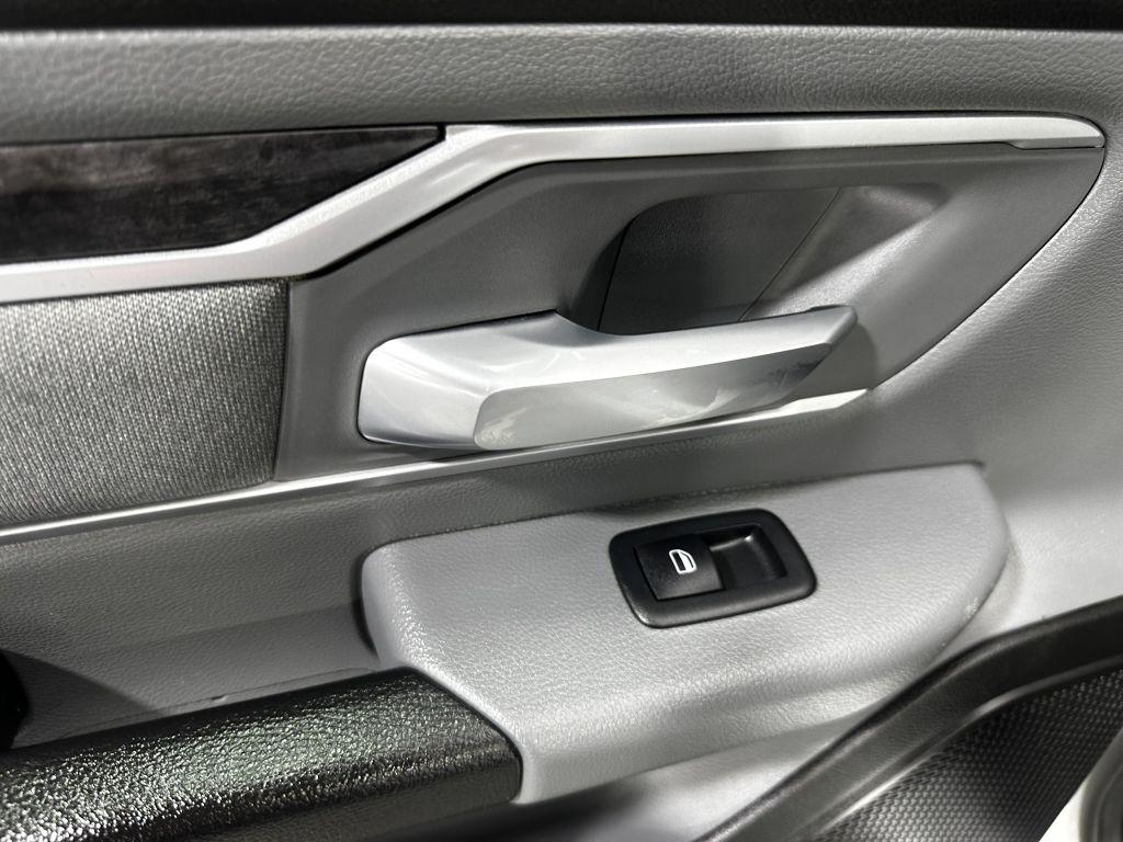RAM 1500 Big Horn Crew Cab SWB 4WD 2022