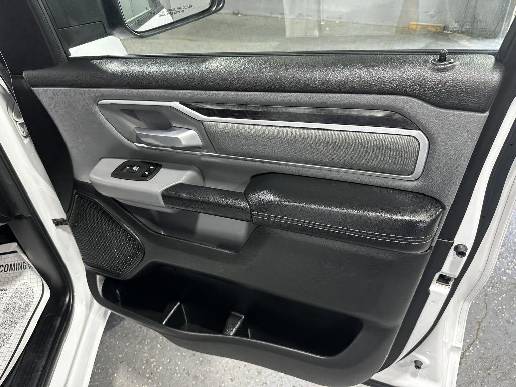 RAM 1500 Big Horn Crew Cab SWB 4WD 2022