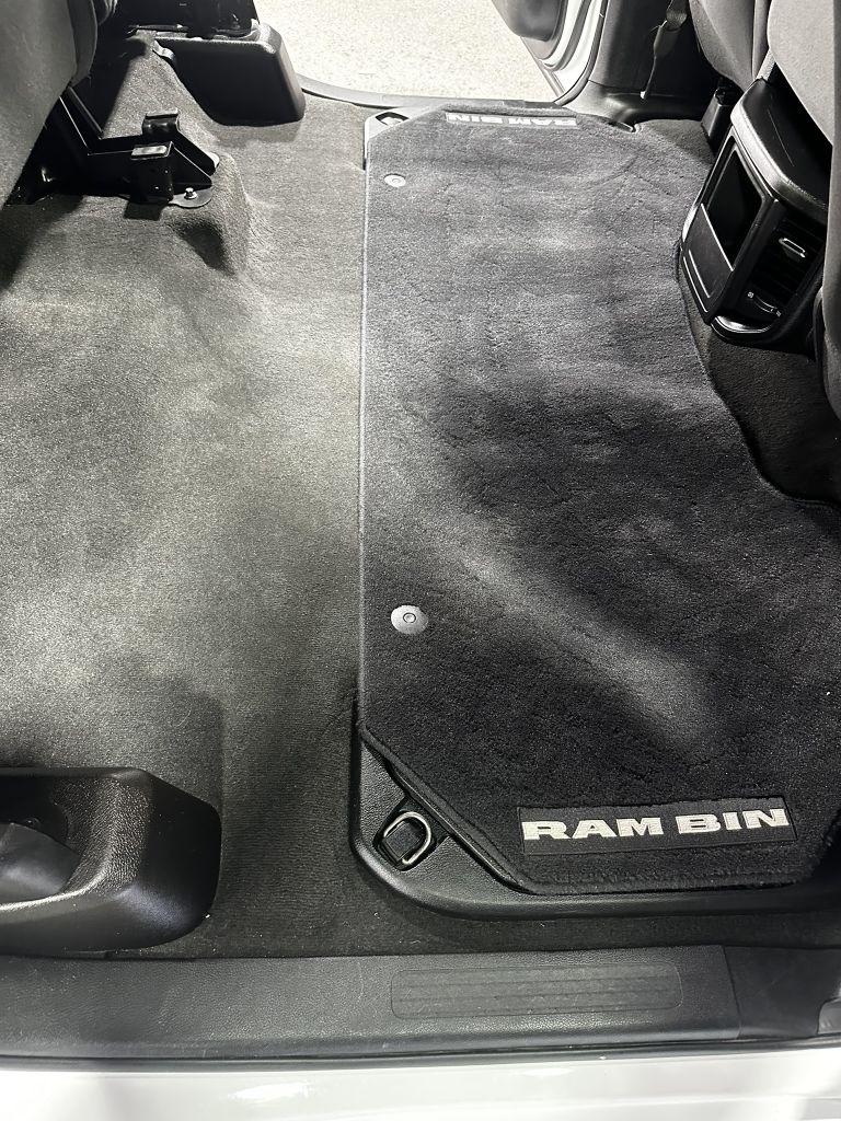RAM 1500 Big Horn Crew Cab SWB 4WD 2022
