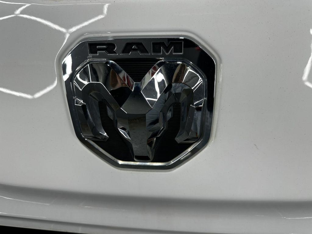 RAM 1500 Big Horn Crew Cab SWB 4WD 2022