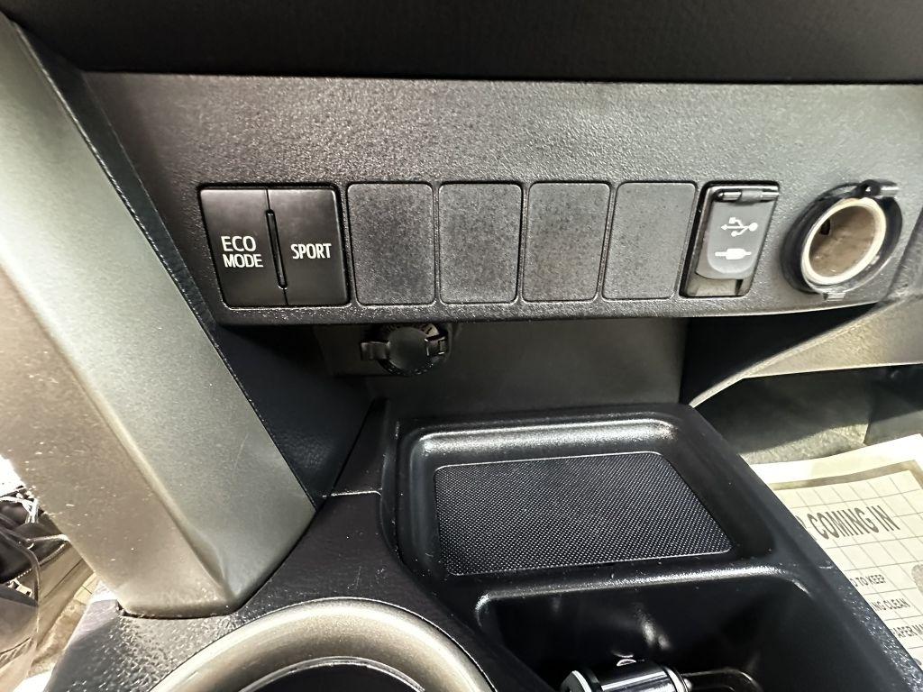 Toyota RAV4 XLE FWD 2015