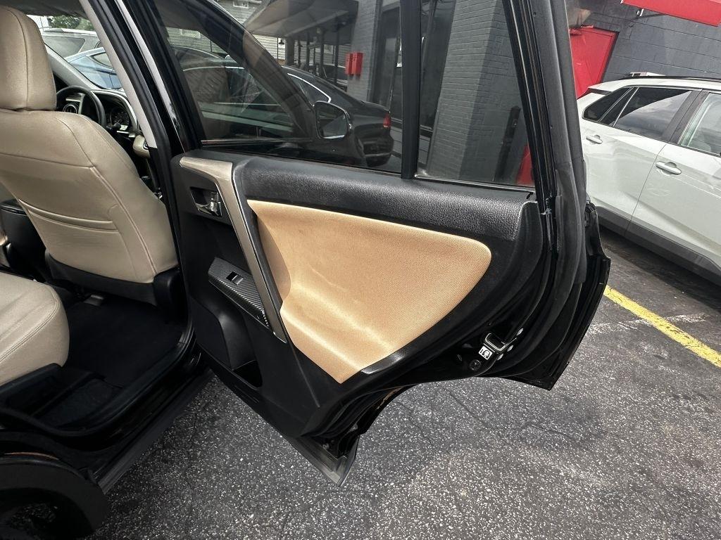 Toyota RAV4 XLE FWD 2015