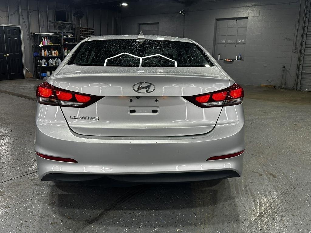 Hyundai Elantra Value Edition 6A 2017