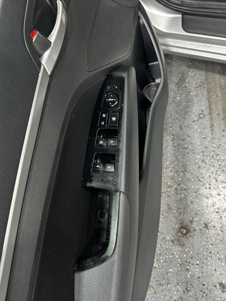 Hyundai Elantra Value Edition 6A 2017
