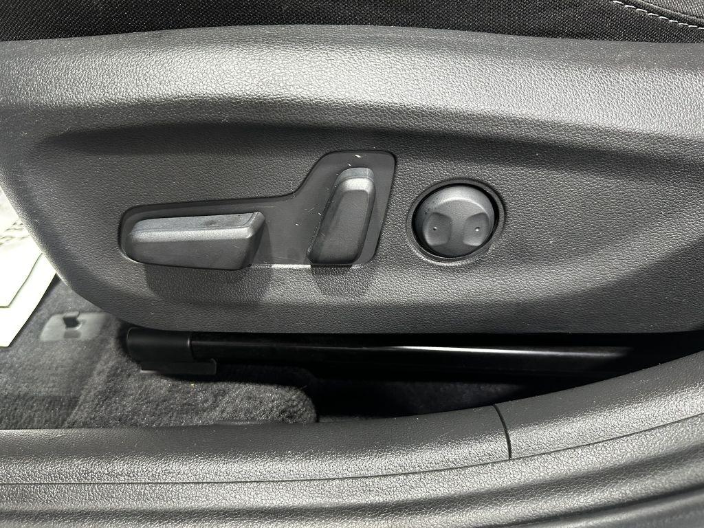 Hyundai Elantra Value Edition 6A 2017