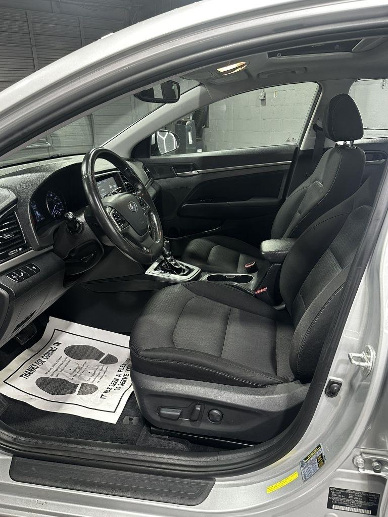 Hyundai Elantra Value Edition 6A 2017