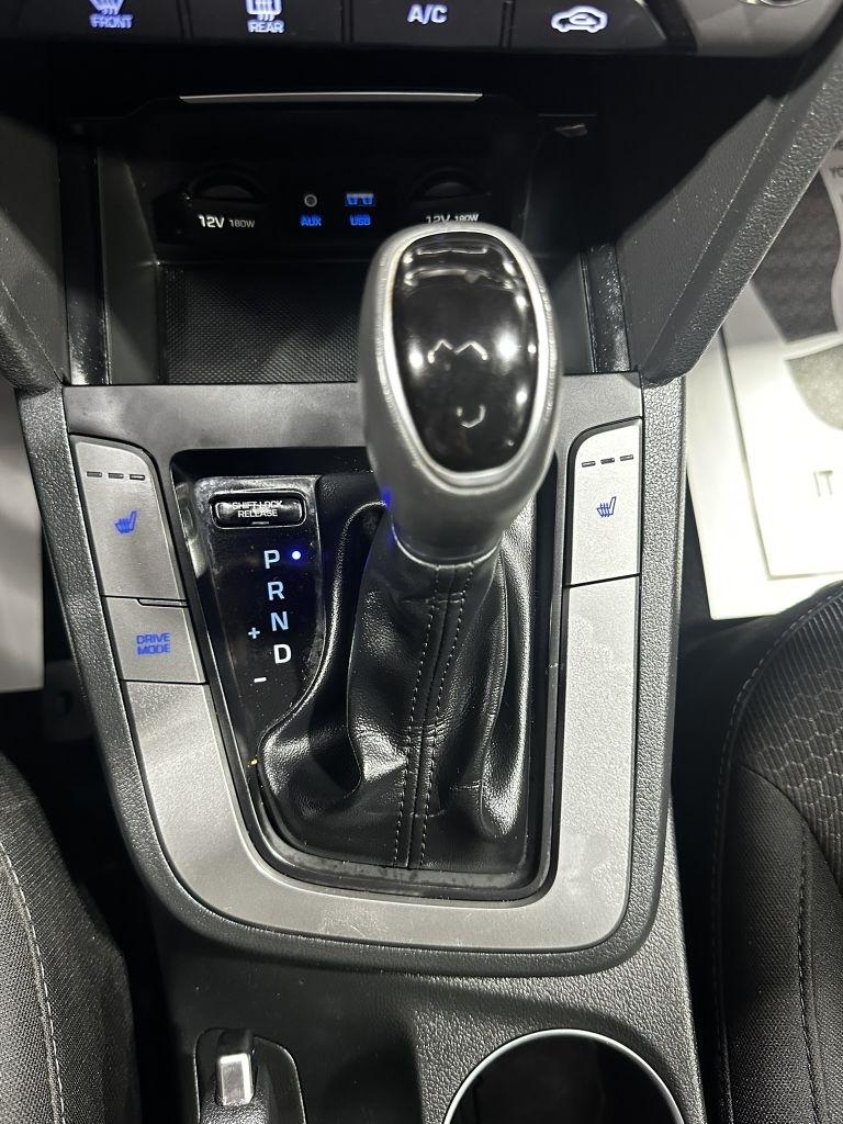 Hyundai Elantra Value Edition 6A 2017