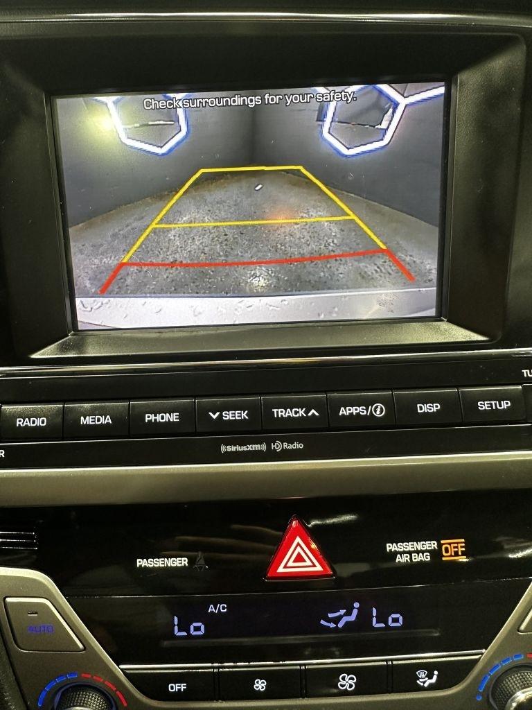 Hyundai Elantra Value Edition 6A 2017