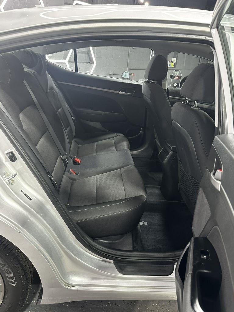 Hyundai Elantra Value Edition 6A 2017