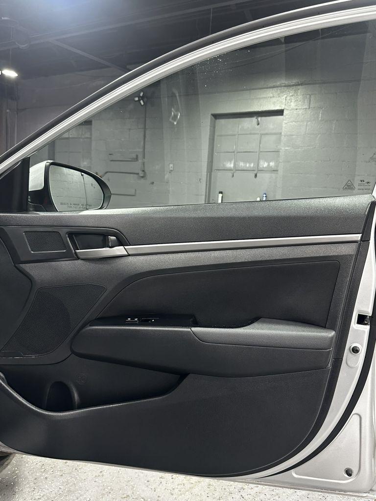 Hyundai Elantra Value Edition 6A 2017