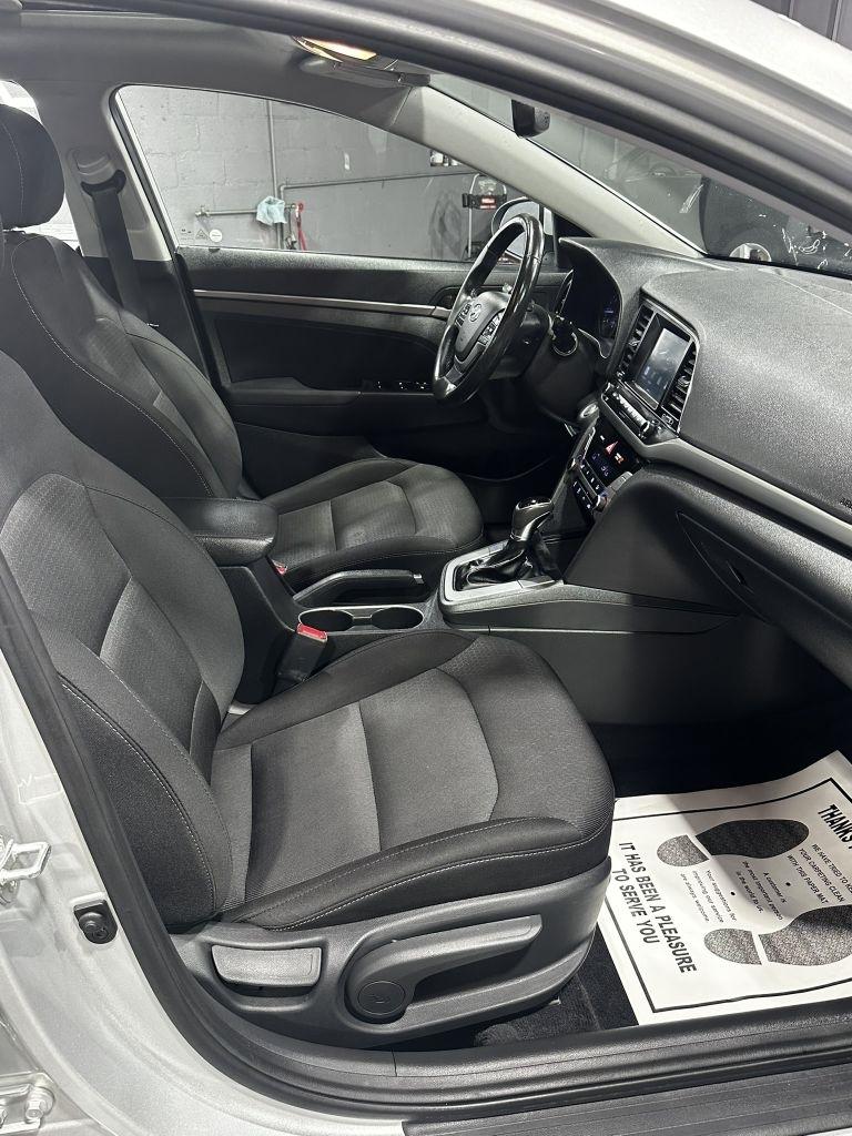 Hyundai Elantra Value Edition 6A 2017