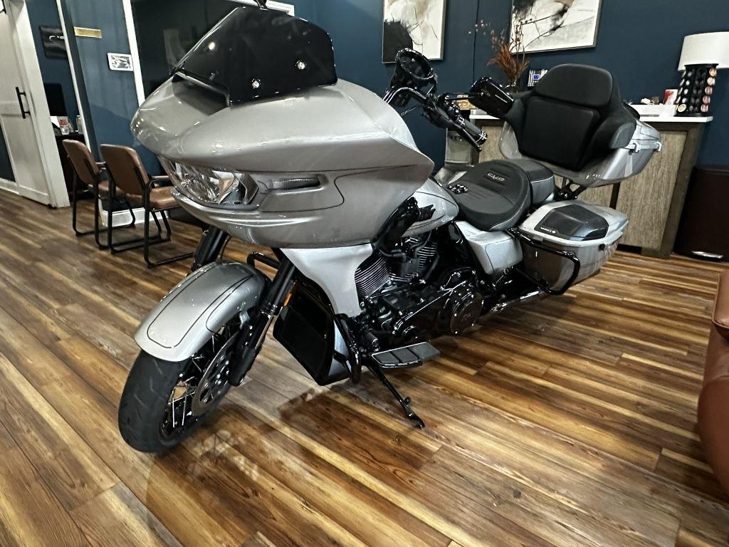 Harley-Davidson FLTRXSE  2023