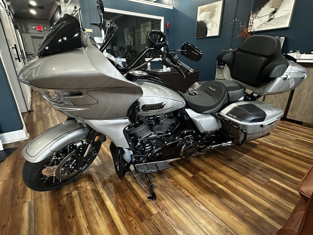 Harley-Davidson FLTRXSE  2023