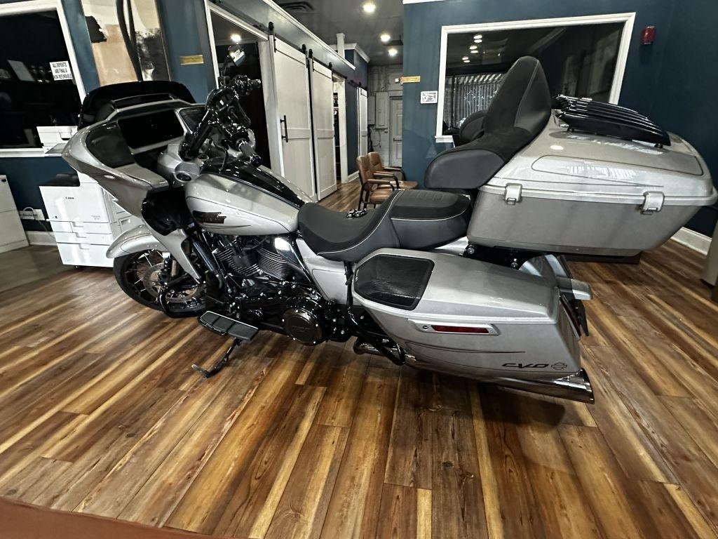 Harley-Davidson FLTRXSE  2023