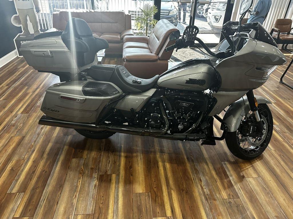 Harley-Davidson FLTRXSE  2023