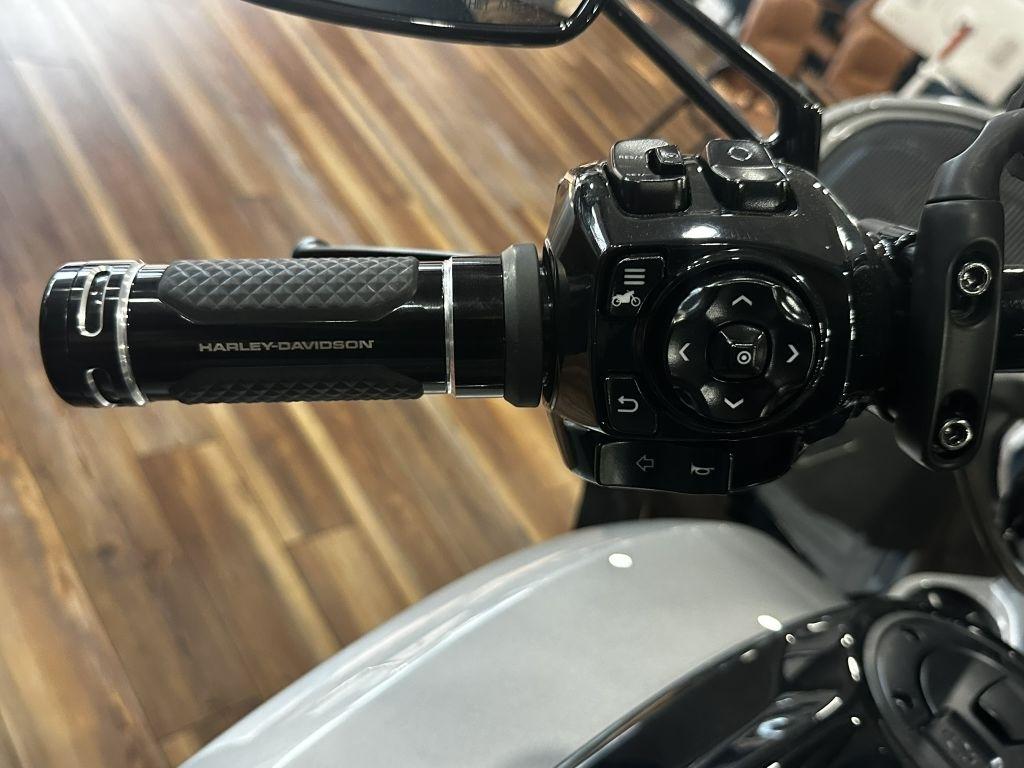Harley-Davidson FLTRXSE  2023