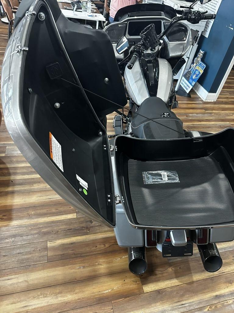 Harley-Davidson FLTRXSE  2023