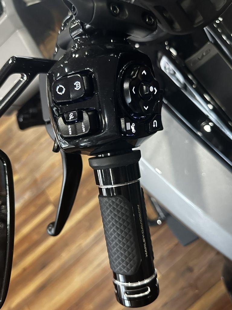 Harley-Davidson FLTRXSE  2023
