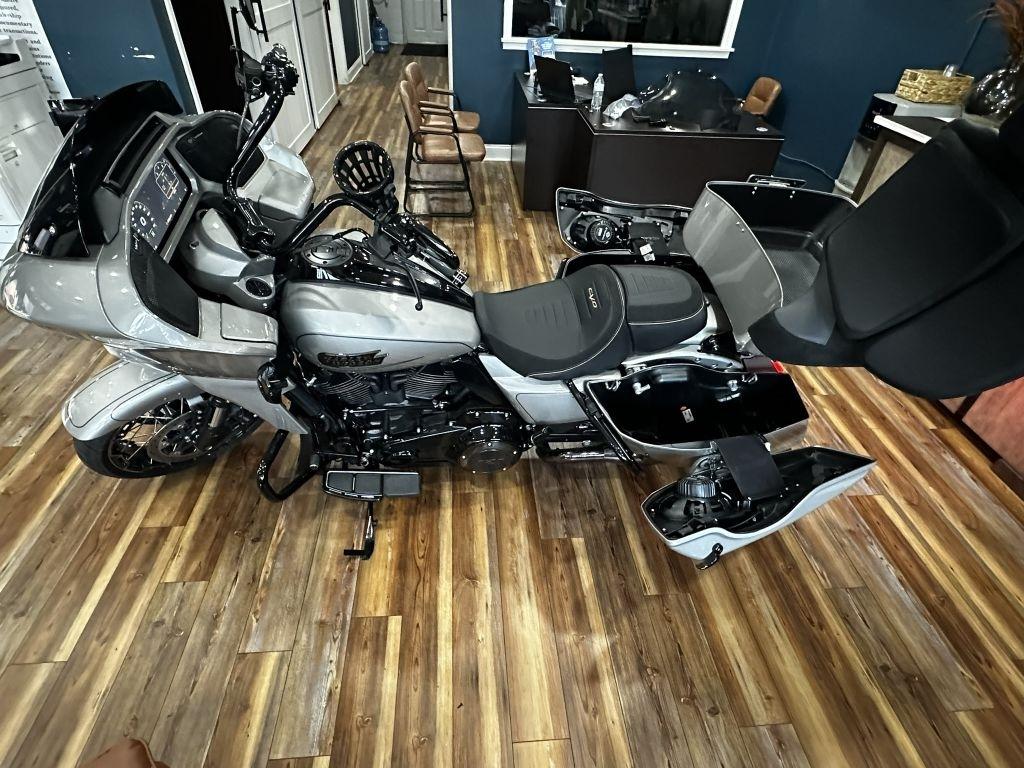 Harley-Davidson FLTRXSE  2023
