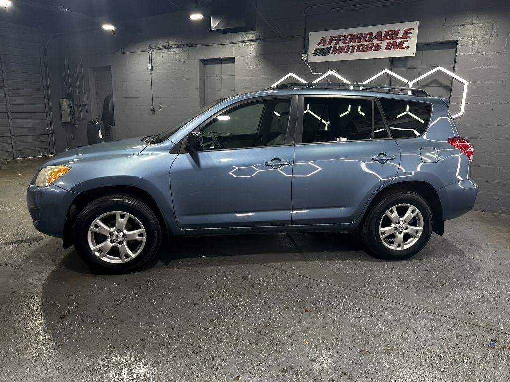 Toyota RAV4 Base I4 4WD 2011