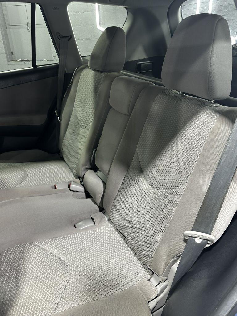 Toyota RAV4 Base I4 4WD 2011
