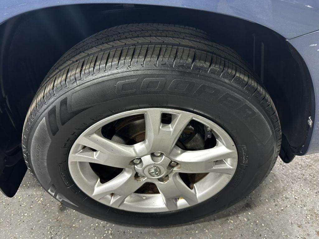 Toyota RAV4 Base I4 4WD 2011