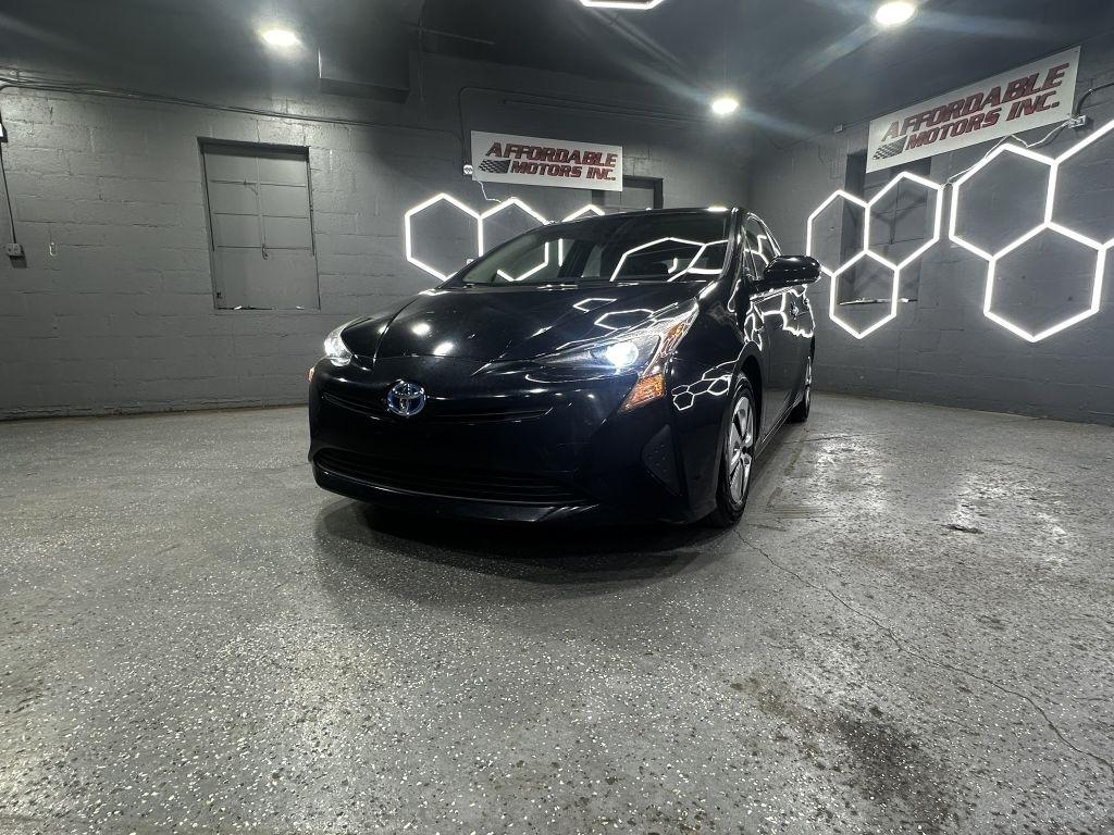 Toyota Prius Two Eco 2016