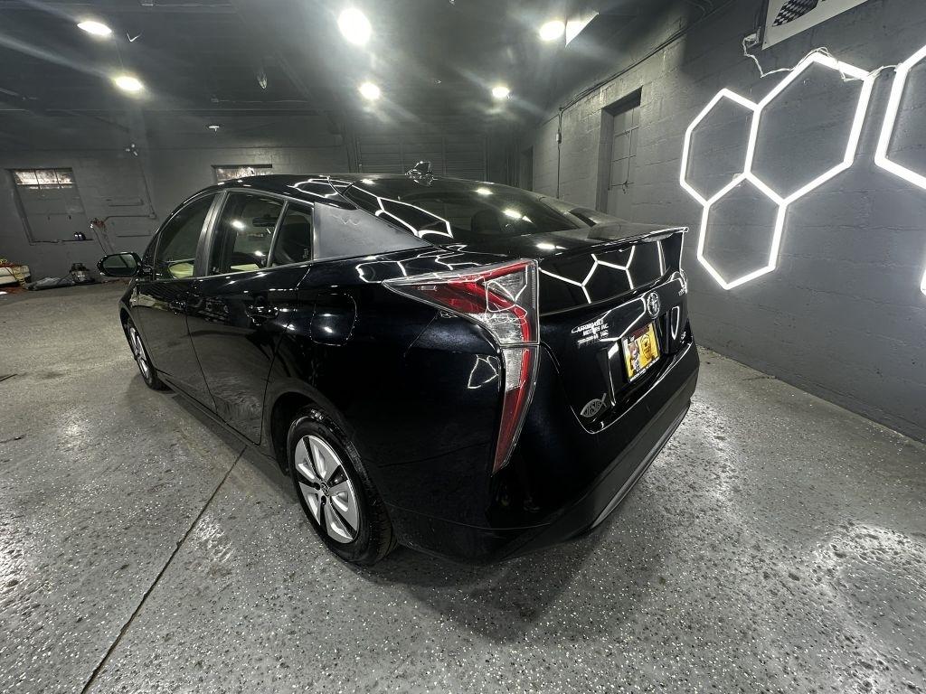 Toyota Prius Two Eco 2016