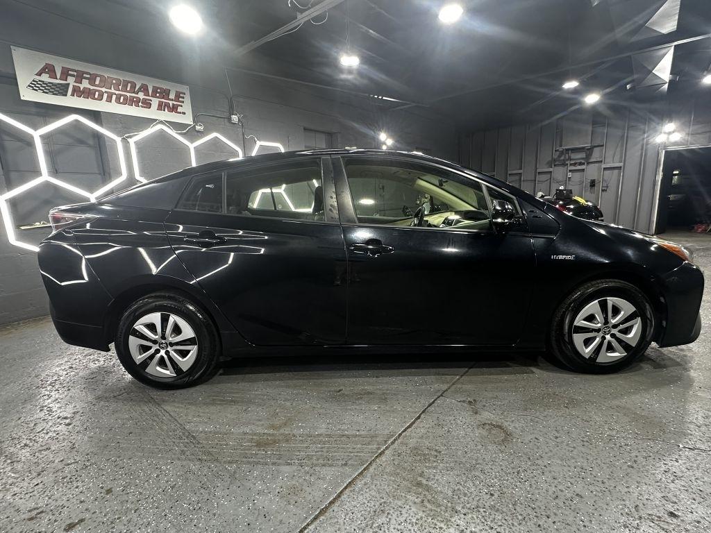 Toyota Prius Two Eco 2016