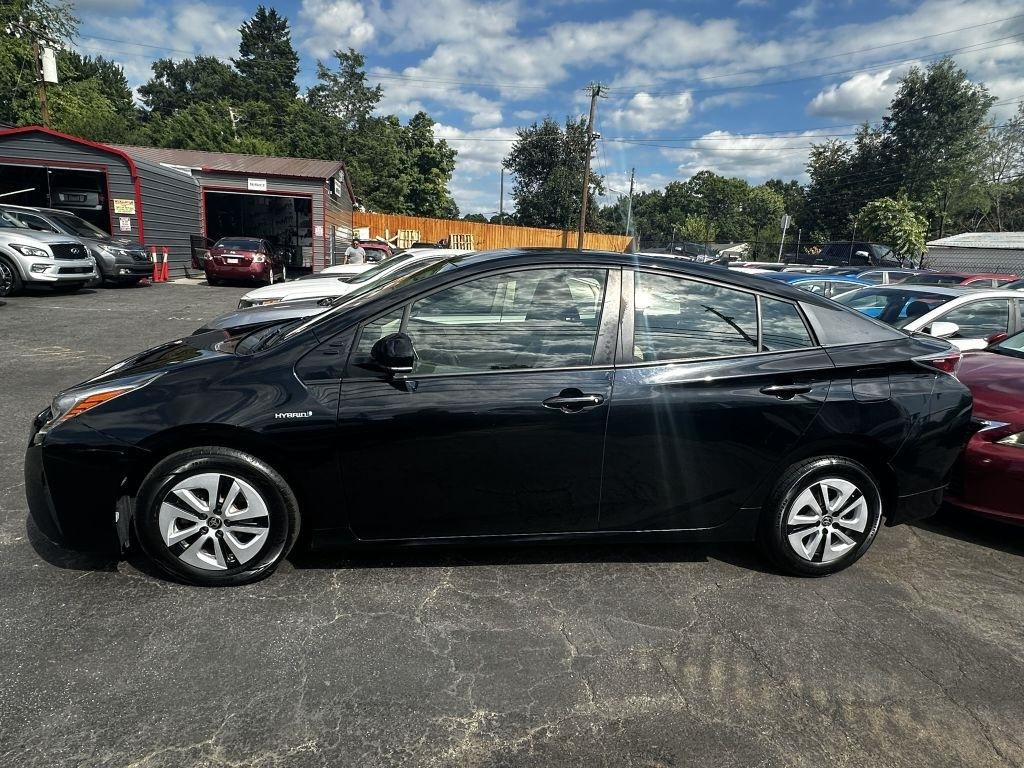 Toyota Prius Two Eco 2016