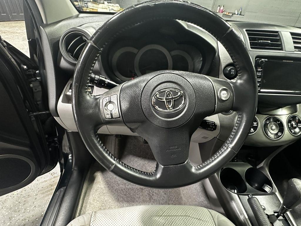 Toyota RAV4 Limited V6 4WD 2009