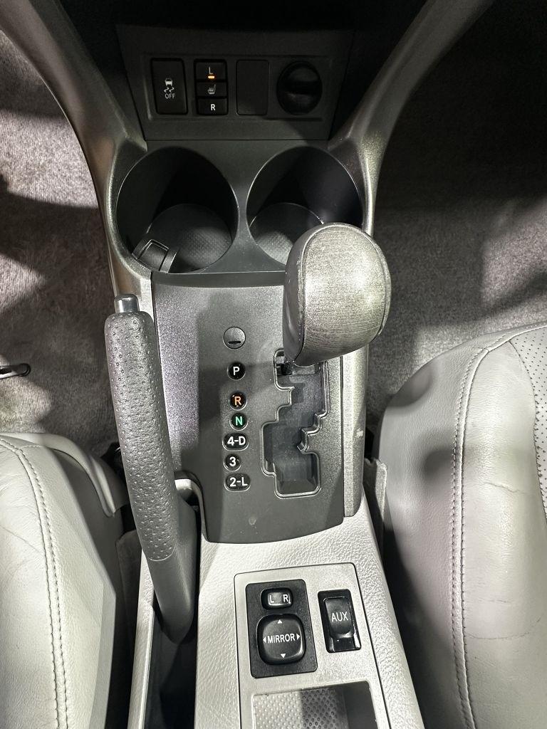 Toyota RAV4 Limited V6 4WD 2009