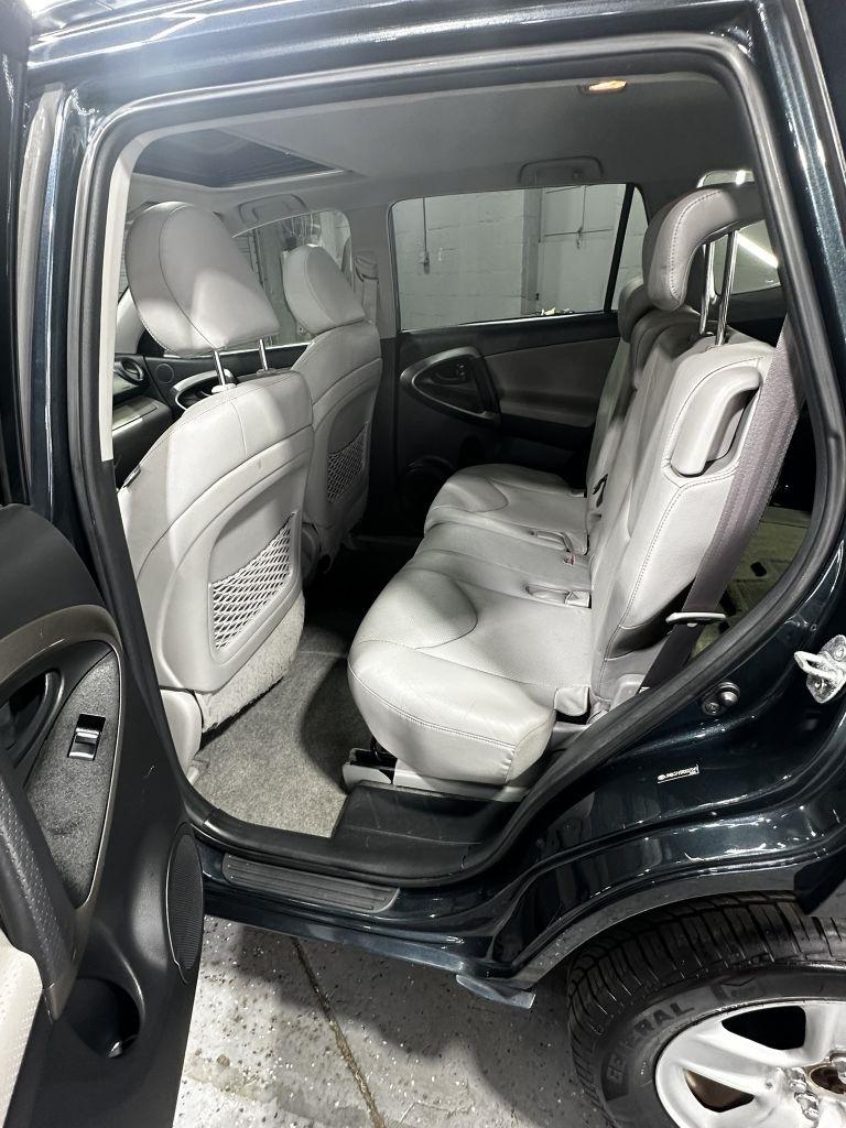 Toyota RAV4 Limited V6 4WD 2009
