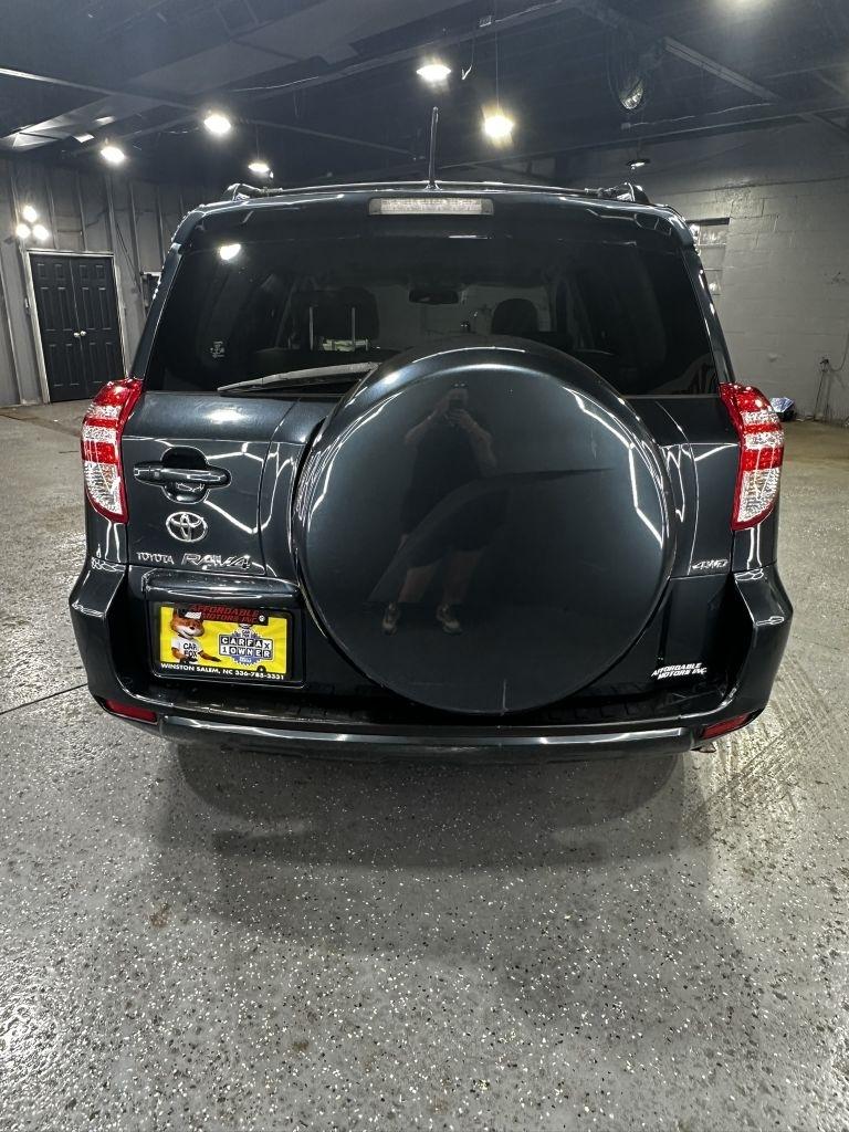 Toyota RAV4 Limited V6 4WD 2009