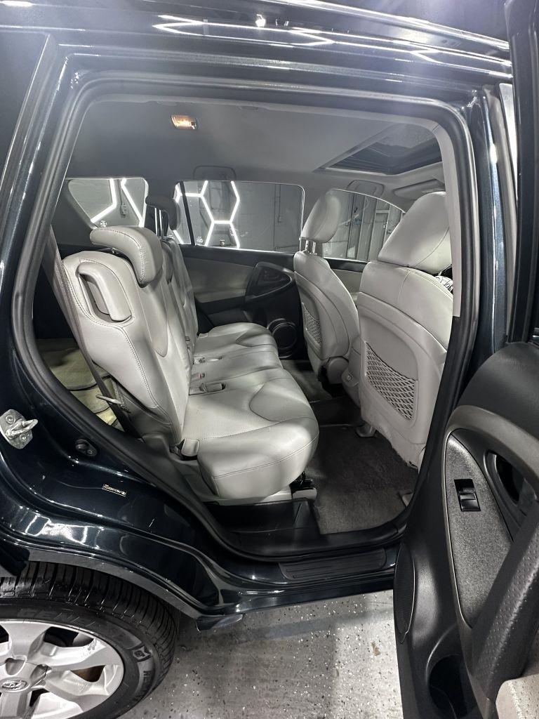 Toyota RAV4 Limited V6 4WD 2009