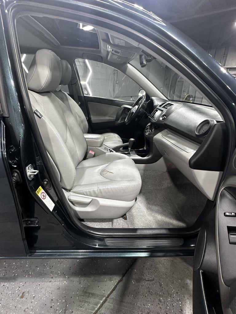 Toyota RAV4 Limited V6 4WD 2009