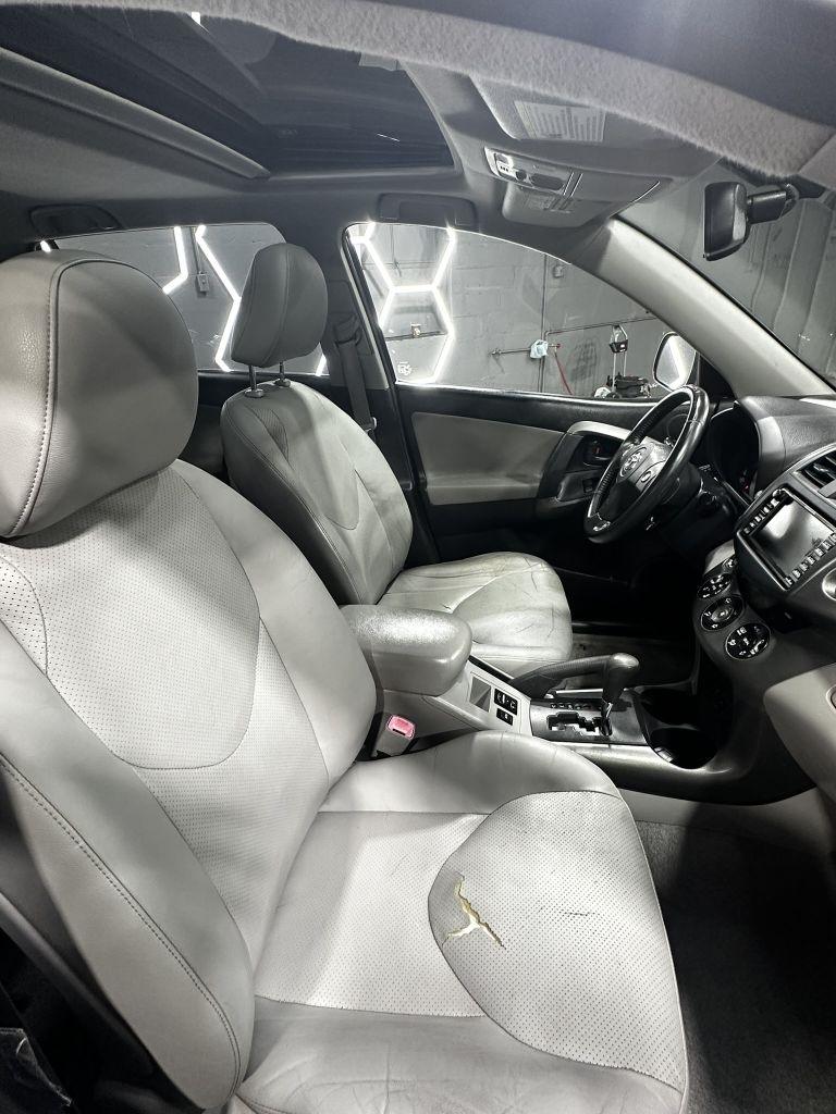 Toyota RAV4 Limited V6 4WD 2009