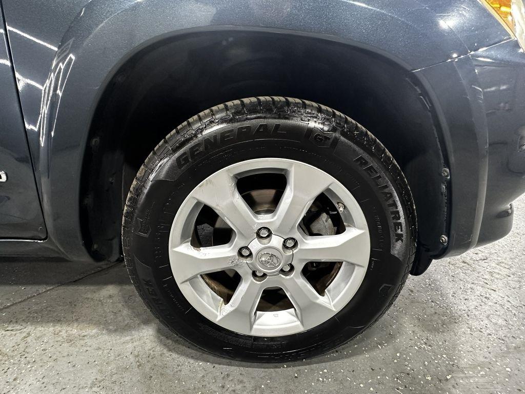 Toyota RAV4 Limited V6 4WD 2009