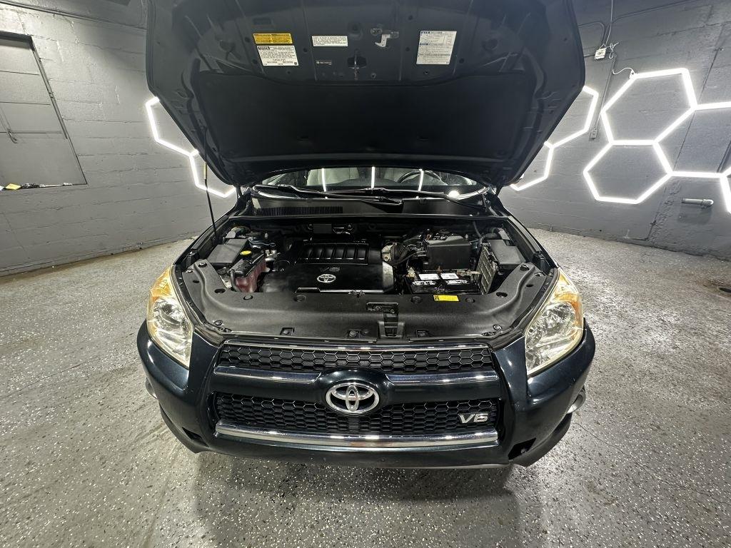 Toyota RAV4 Limited V6 4WD 2009