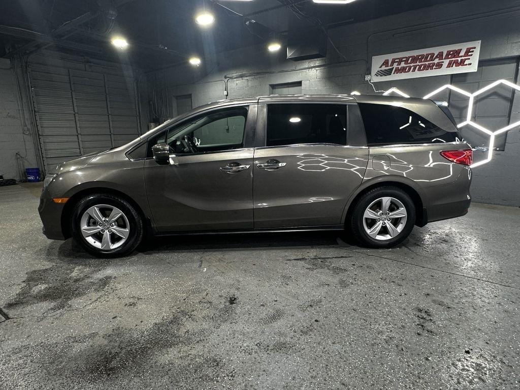 Honda Odyssey photo 2
