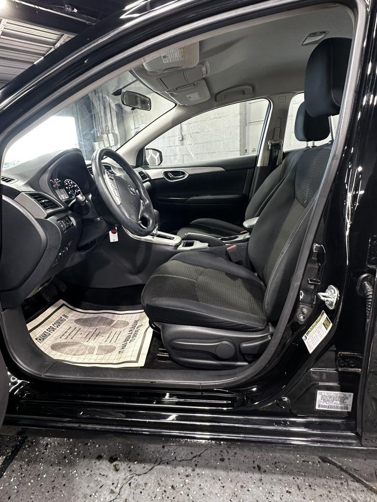 Nissan Sentra photo 9