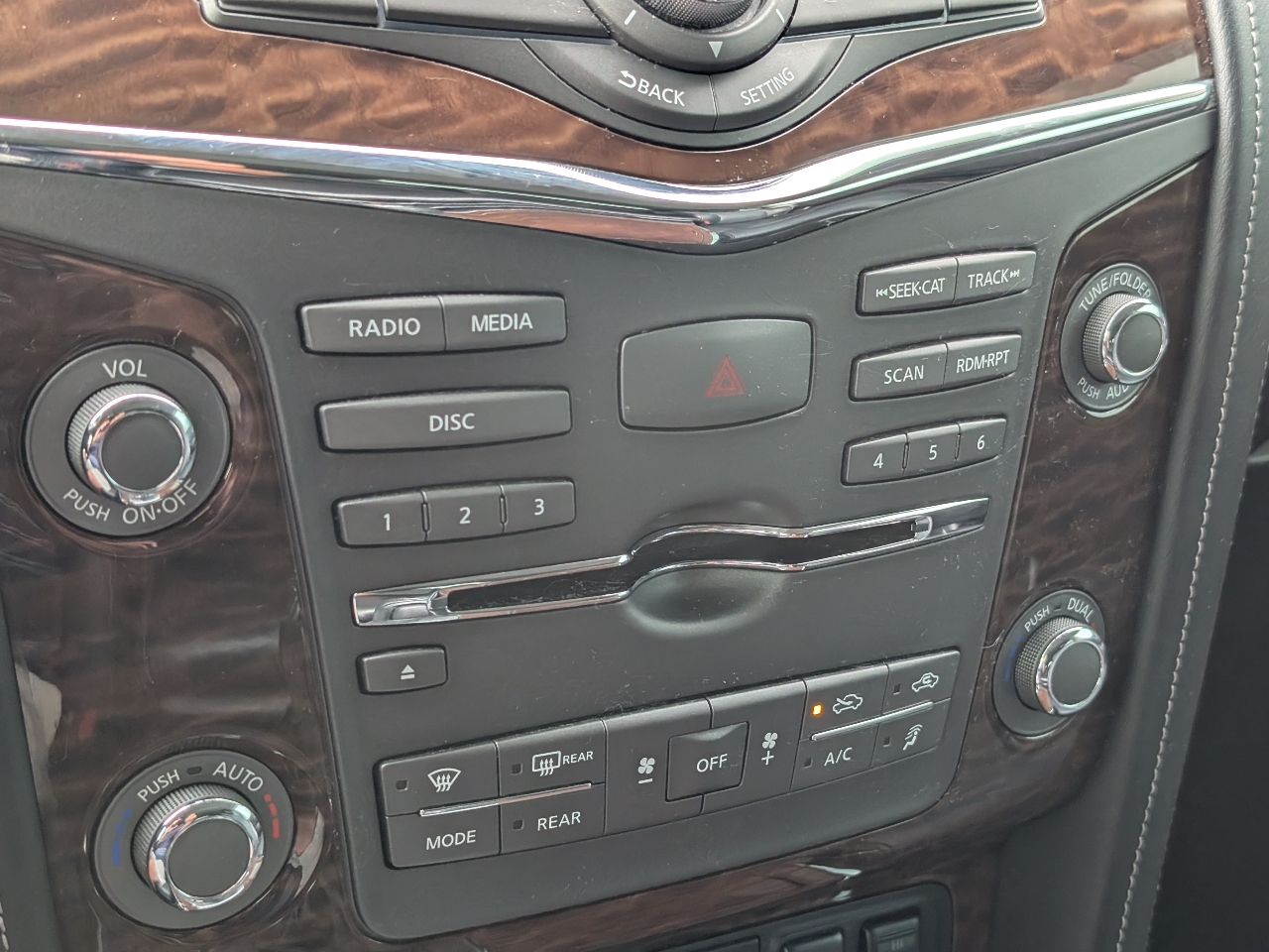 Nissan Armada SL 4D SUV RWD 2018