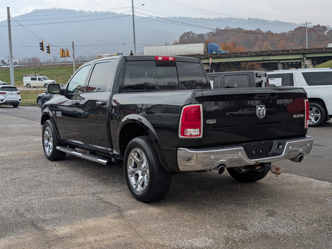 2015 Ram 1500 Laramie photo 3