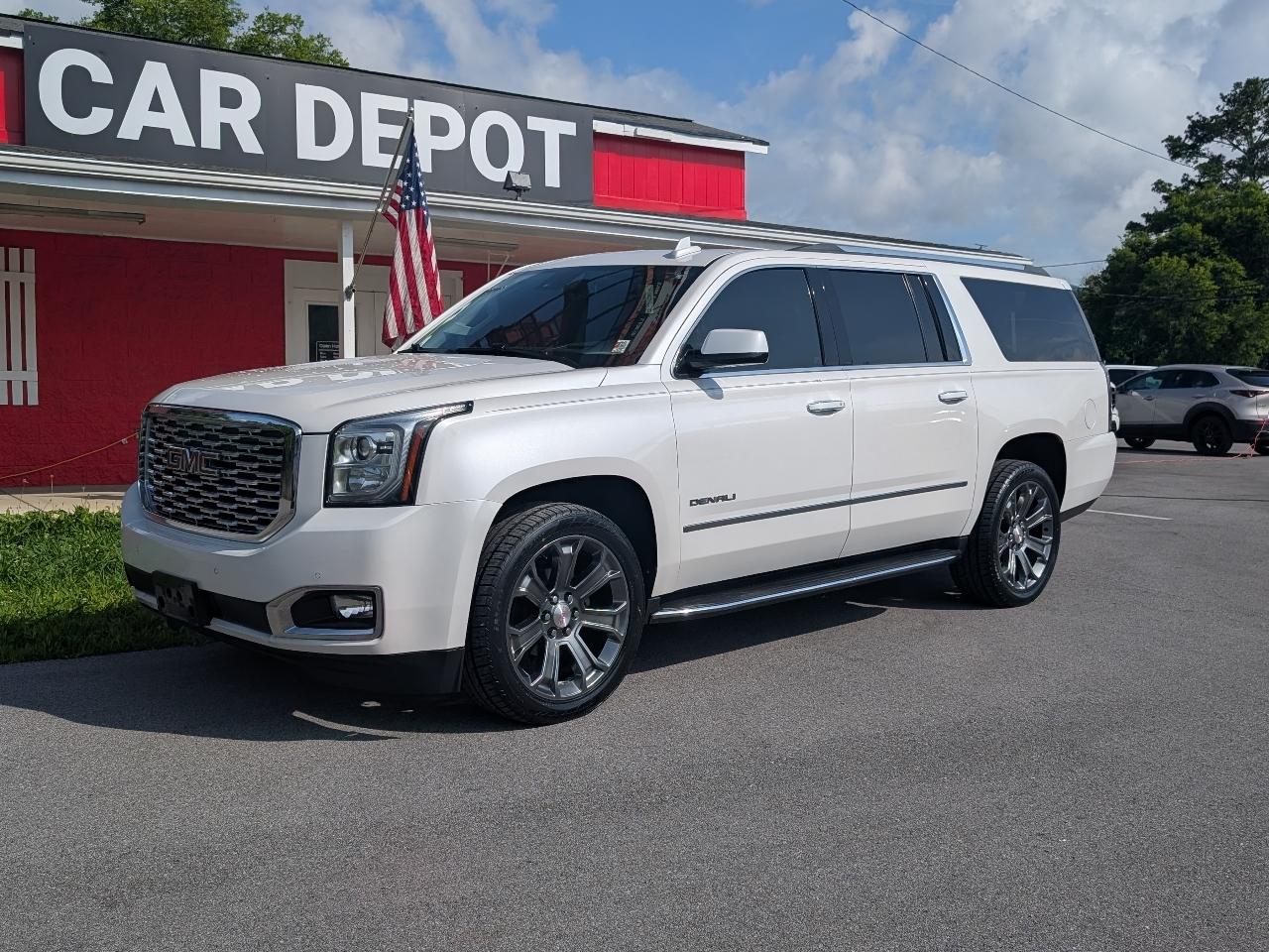 2020 GMC Yukon XL Denali - Photo 2