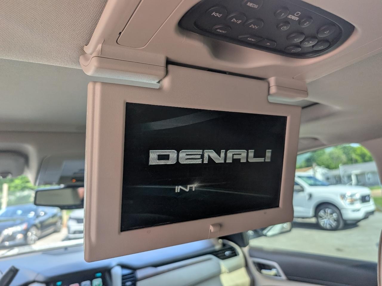 2020 GMC Yukon XL Denali - Photo 10