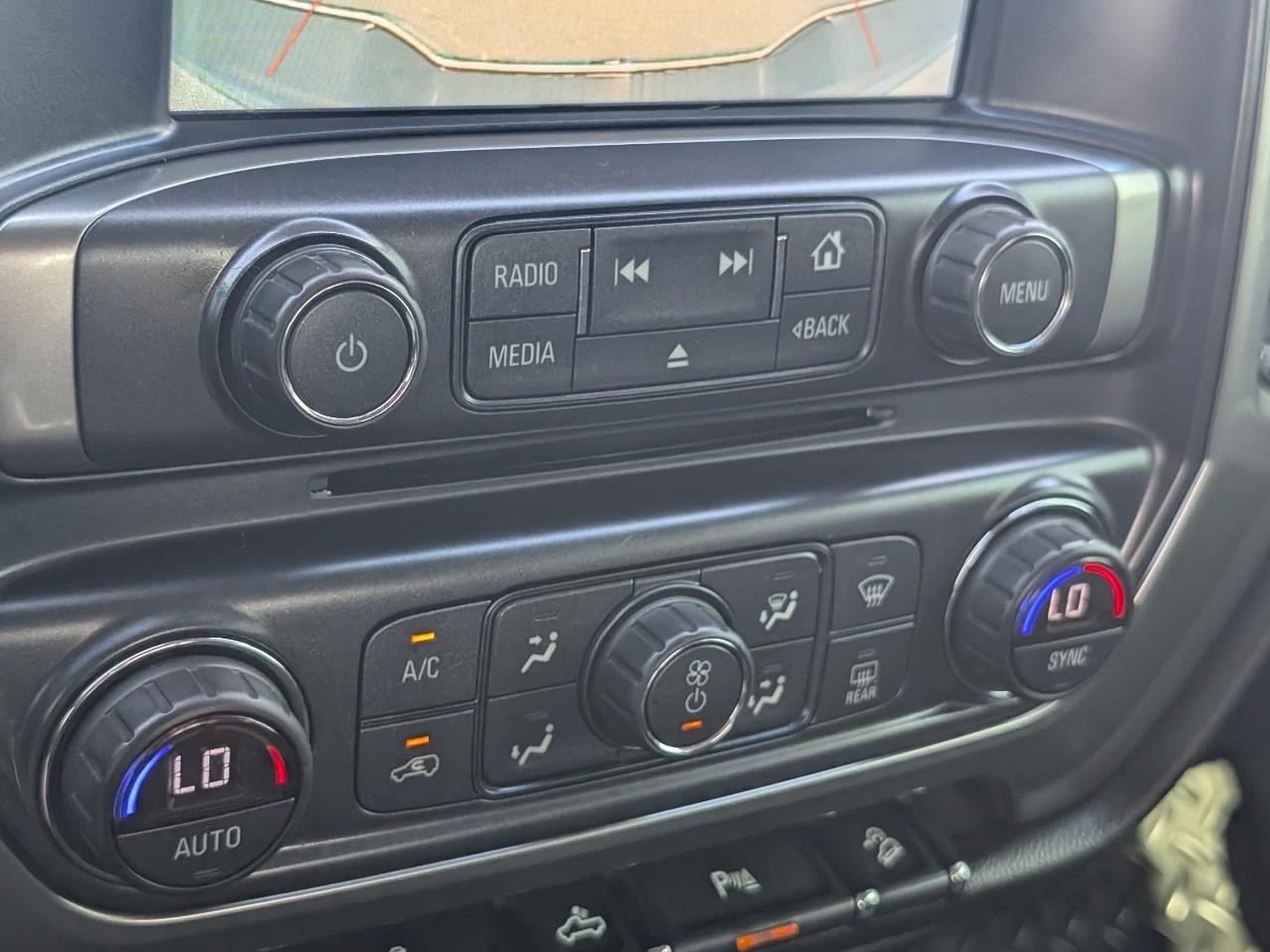 Chevrolet Silverado photo 18