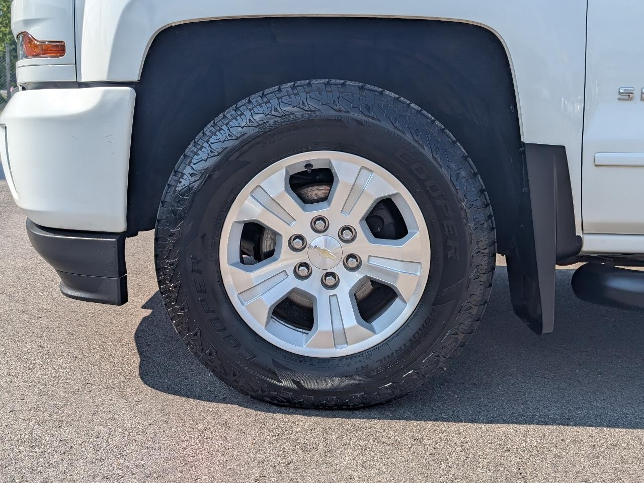 Chevrolet Silverado photo 22